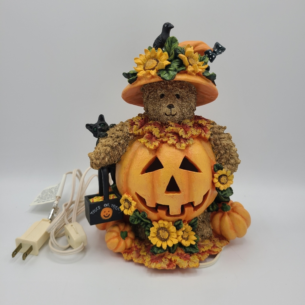Vintage Pacific Rim Resin Lighted Jack-O-Lantern Bear Halloween Trick or Treat